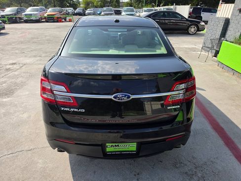 Used 2013 Ford Taurus SE FWD image 14