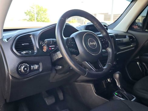 Used 2020 Jeep Renegade Altitude FWD image 10
