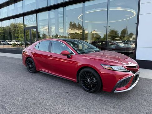 Used 2022 Toyota Camry XSE AWD/4WD image 2