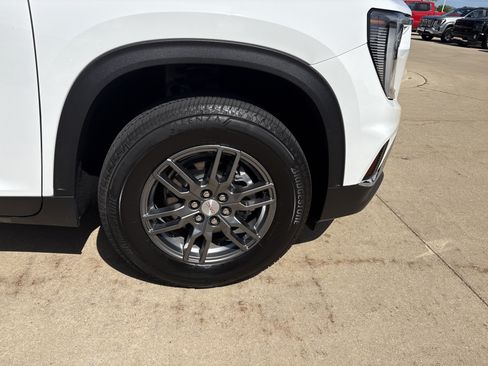 Used 2025 GMC Acadia Elevation FWD image 9