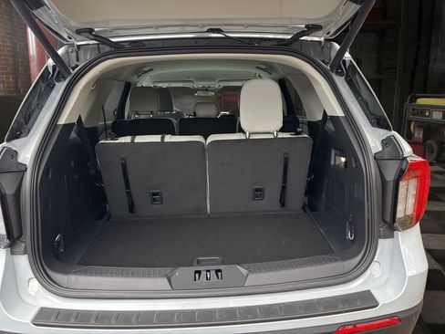 New 2026 Ford Explorer Active w/ Active Comfort Package image 10