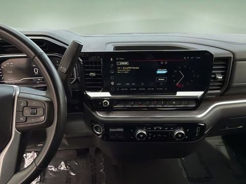 Used 2025 GMC Sierra 1500 SLT AWD/4WD image 10