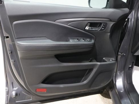 Used 2023 Honda Ridgeline RTL image 13