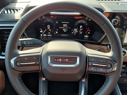 Used 2026 GMC Canyon AT4 w/ Technology Plus Package image 18