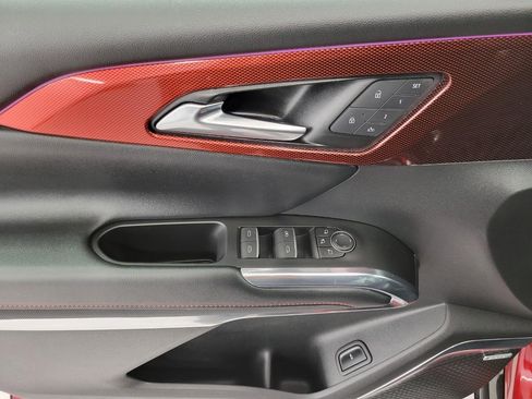 Used 2024 Chevrolet Traverse RS image 29