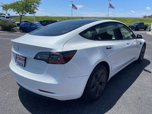 Used 2022 Tesla Model 3 Long Range AWD/4WD image 3