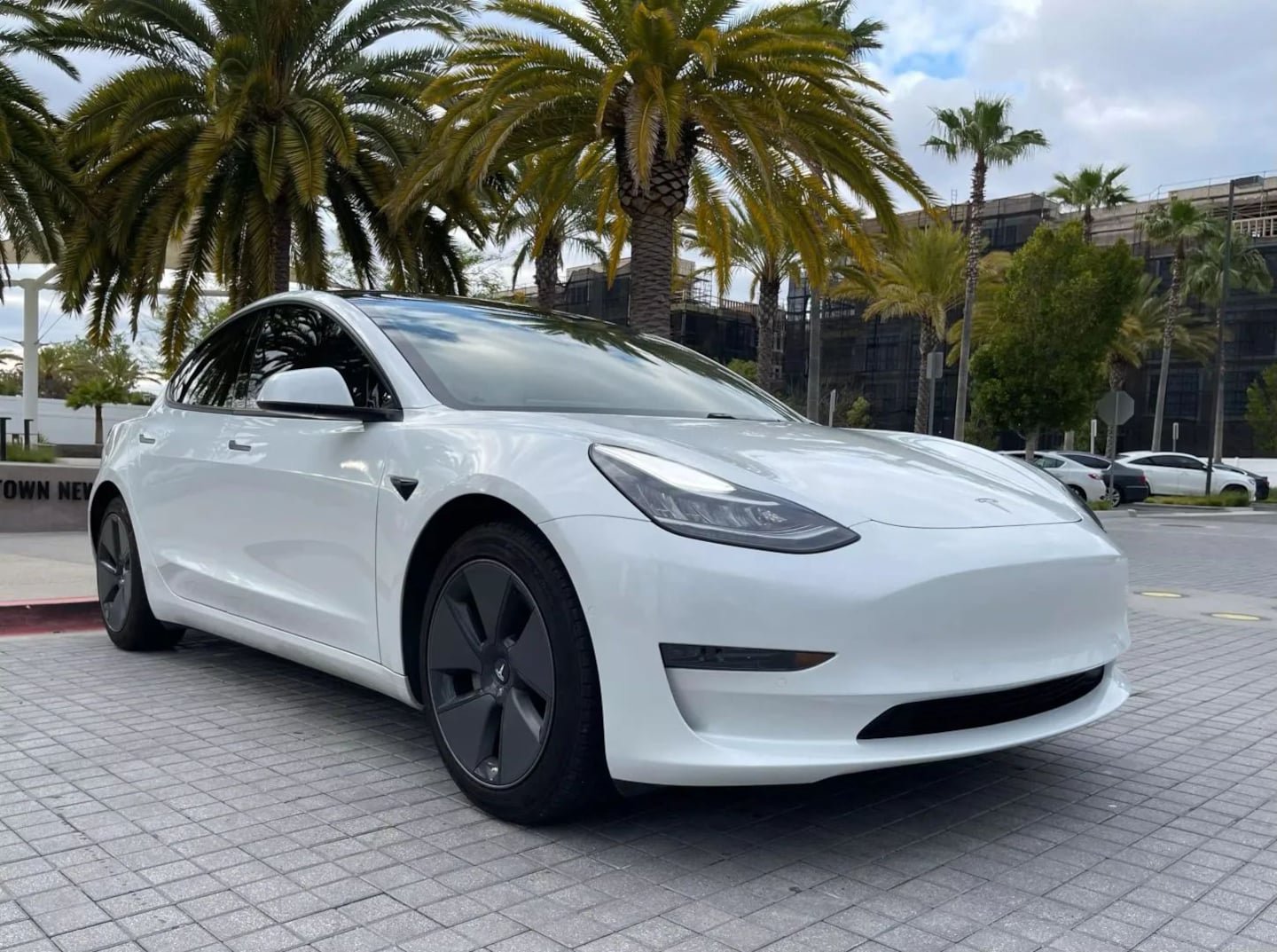 Used 2022 Tesla Model 3 RWD image 3