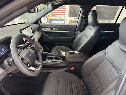 New 2026 Ford Explorer ST-Line w/ ST-Line Street Pack image 17