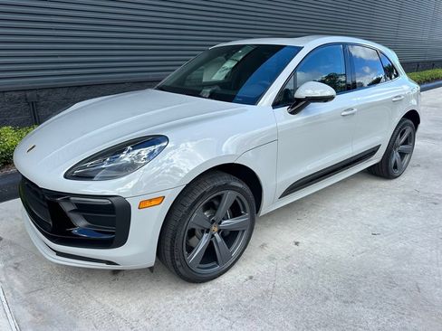 Used 2026 Porsche Macan AWD/4WD image 7