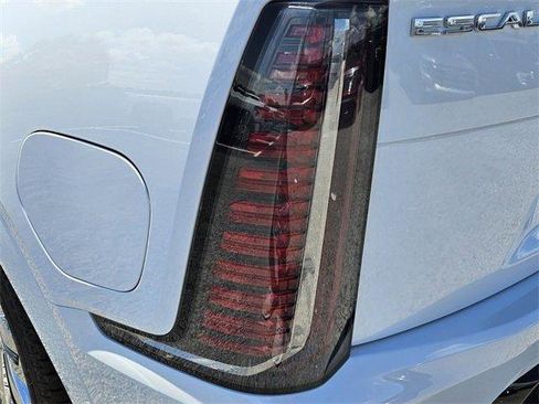 New 2026 Cadillac Escalade IQ Luxury 2 w/ LPO, Radiant Package image 11