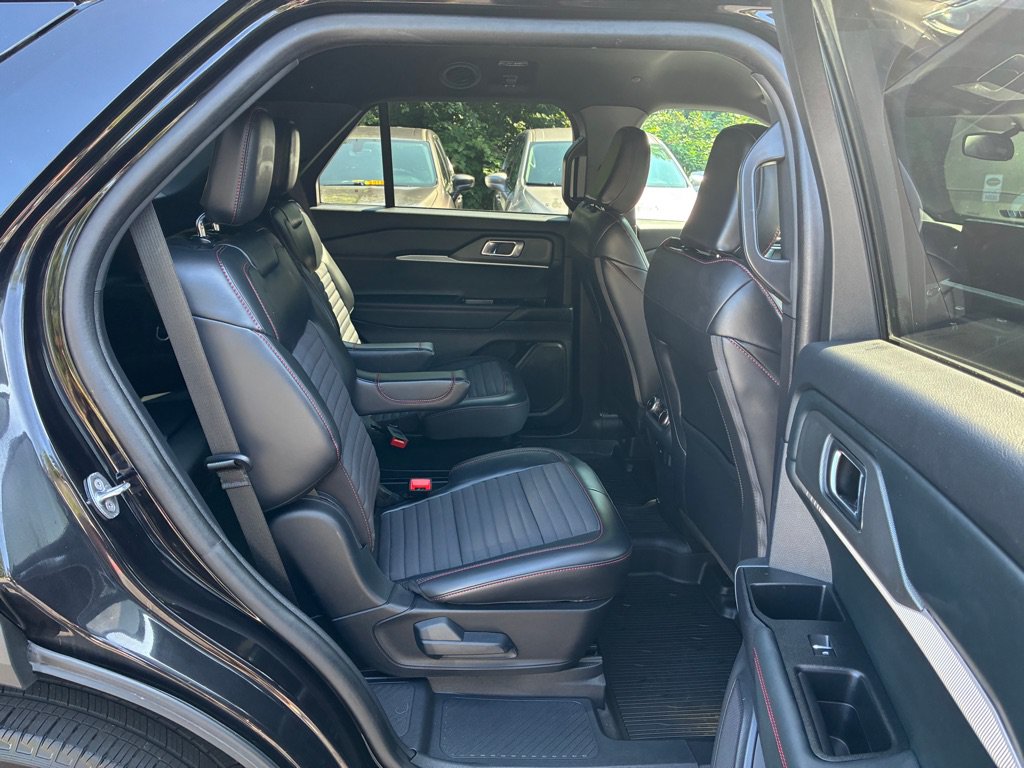 Used 2025 Ford Explorer ST-Line AWD/4WD image 25