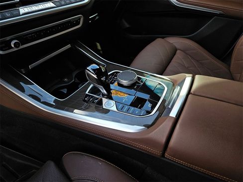 Used 2023 BMW X5 xDrive40i w/ M Sport Package image 14