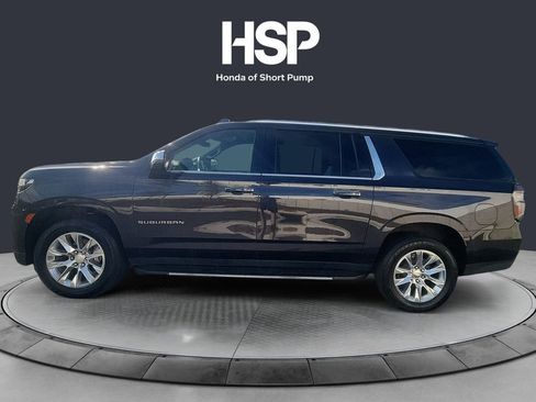 Used 2023 Chevrolet Suburban Premier AWD/4WD image 2