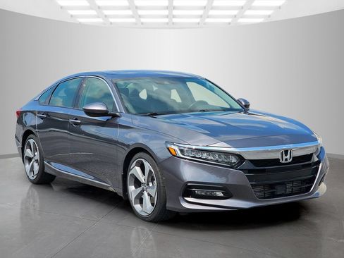 Used 2018 Honda Accord Touring image 8