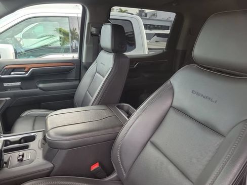 Used 2023 GMC Sierra 1500 Denali w/ Denali Reserve Package RWD image 9