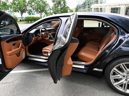 Used 2022 Bentley Flying Spur V8 AWD/4WD image 34