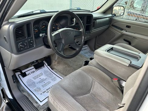 Used 2004 Chevrolet Suburban LS w/ Cargo Package RWD image 21