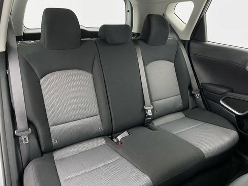Used 2025 Kia Soul LX w/ LX Technology Package FWD image 17