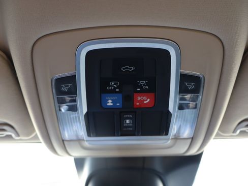 Used 2021 RAM 2500 Limited AWD/4WD image 32