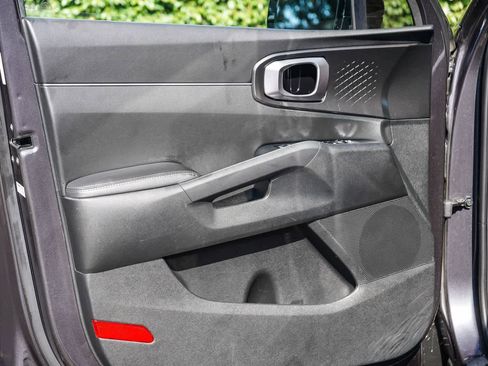 Used 2023 Kia Sorento EX w/ Panoramic Sunroof Package FWD image 21