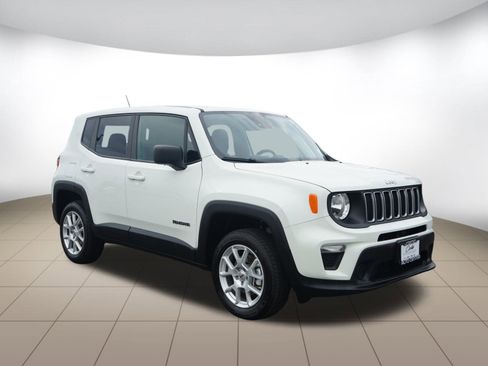 Used 2023 Jeep Renegade Latitude image 1