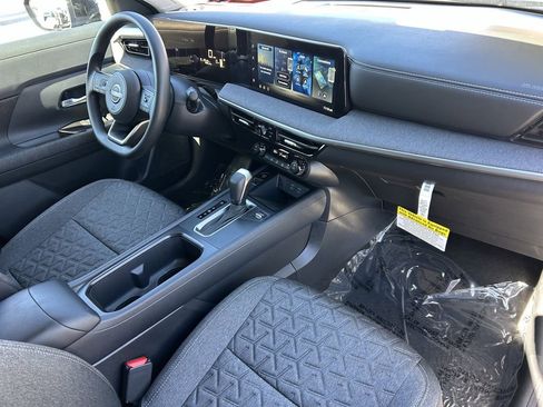 Used 2026 Nissan Kicks SV image 8