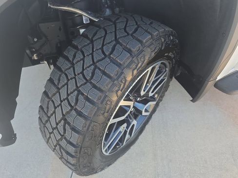 New 2026 GMC Sierra 1500 AT4 AWD/4WD image 32