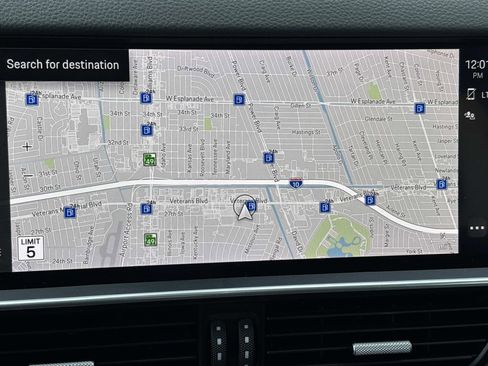 Certified 2023 Porsche Cayenne image 28