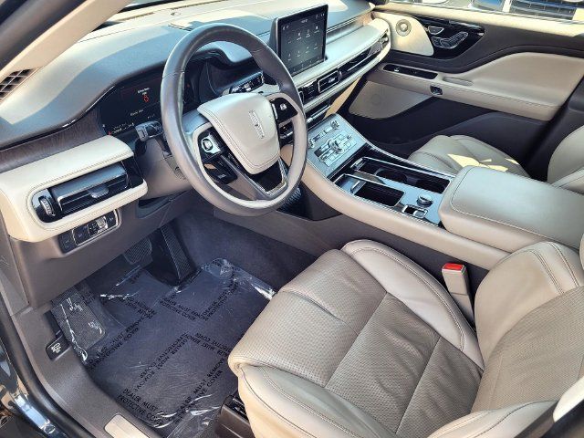 Certified 2023 Lincoln Aviator Reserve w/ Equipment Group 201A AWD/4WD image 10