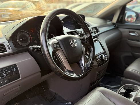 Used 2014 Honda Odyssey Touring Elite image 17