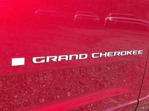 New 2025 Jeep Grand Cherokee Overland w/ Trailer Tow Package image 19