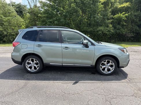 Used 2018 Subaru Forester 2.5i Touring w/ Popular Package #2 AWD/4WD image 3