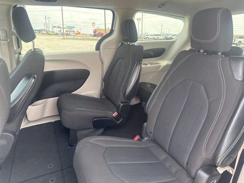 Used 2024 Chrysler Voyager LX image 20