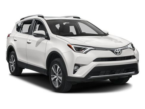 Used 2018 Toyota RAV4 XLE w/ Carpet Mat Package image 6