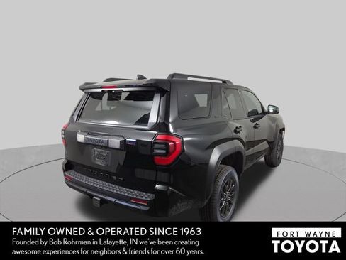 Used 2025 Toyota 4Runner SR5 AWD/4WD image 7