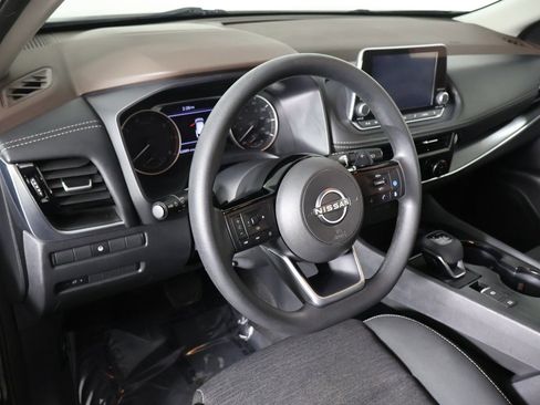 Used 2023 Nissan Rogue SV image 24