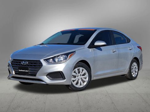 Used 2021 Hyundai Accent SE image 1