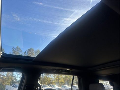 Used 2024 Chevrolet Tahoe High Country image 23