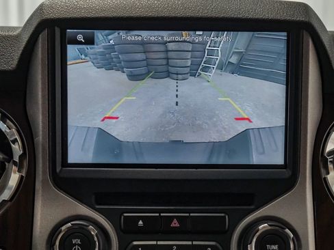 Used 2016 Ford F250 Lariat w/ Lariat Interior Package image 20