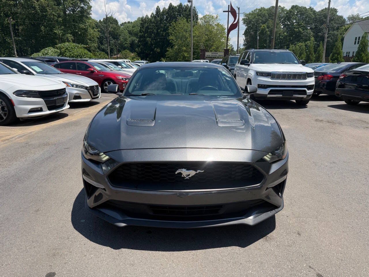 Used 2018 Ford Mustang Coupe RWD image 2