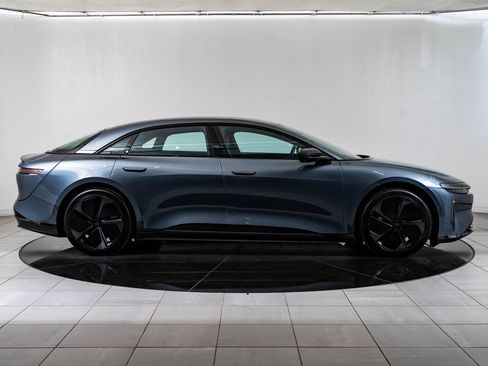 Used 2024 Lucid Air Pure RWD image 11