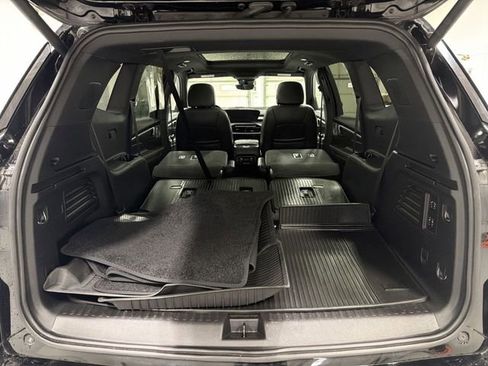 Certified 2025 Buick Enclave Avenir image 16