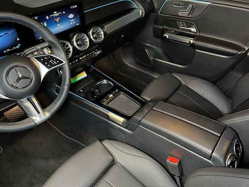 Used 2025 Mercedes-Benz GLB 250 4MATIC image 28