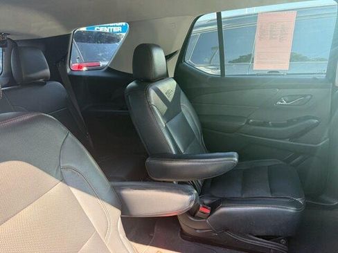 Used 2019 Chevrolet Traverse LT FWD image 6