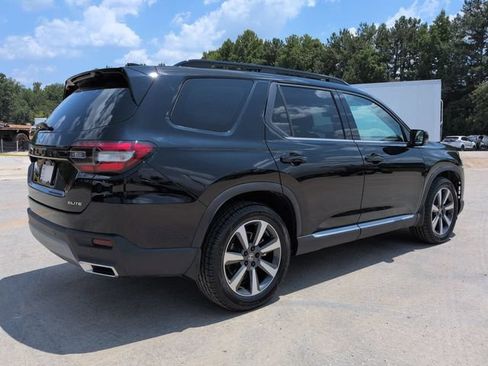 Used 2024 Honda Pilot Elite image 4