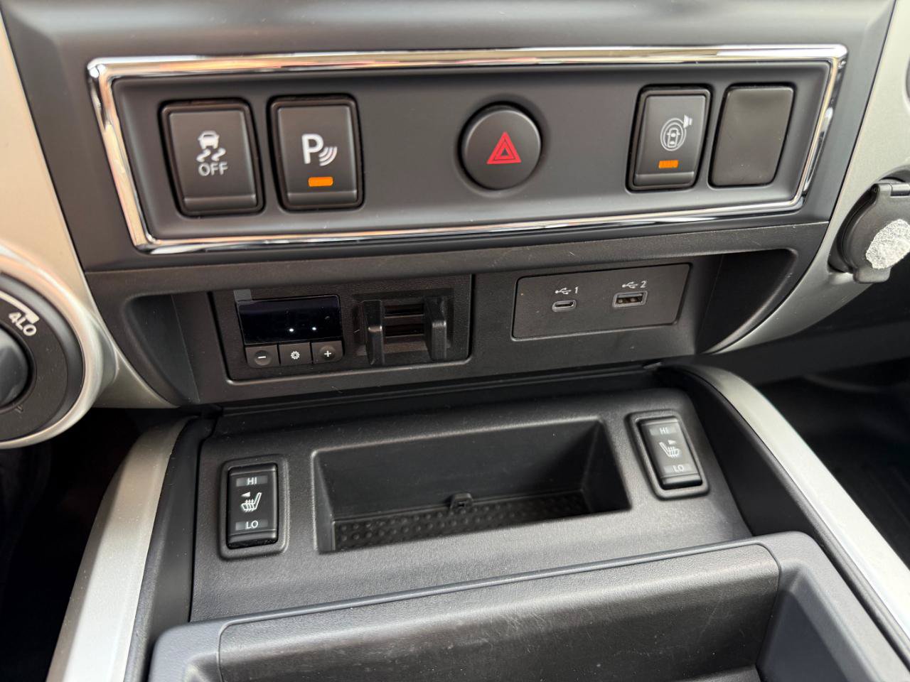 Used 2020 Nissan Titan SV w/ SV Convenience Package AWD/4WD image 41