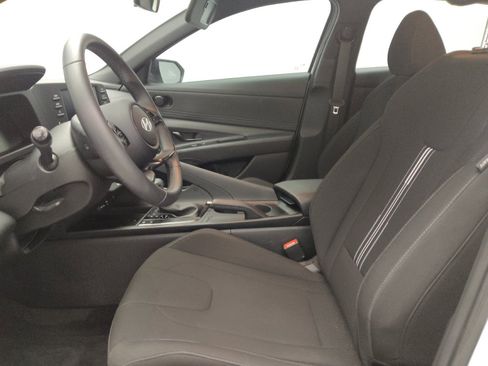 Used 2025 Hyundai Elantra Sport FWD image 17