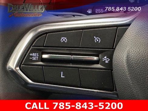 Used 2025 Chevrolet Equinox LT w/ Convenience Package II image 10