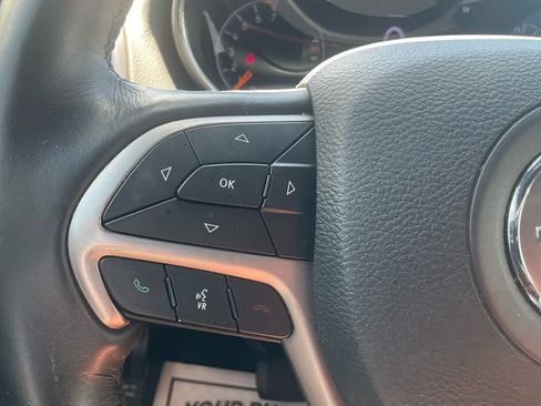 Used 2019 Jeep Grand Cherokee Altitude AWD/4WD image 19