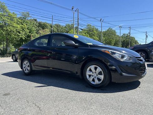 Used 2016 Hyundai Elantra SE FWD image 3